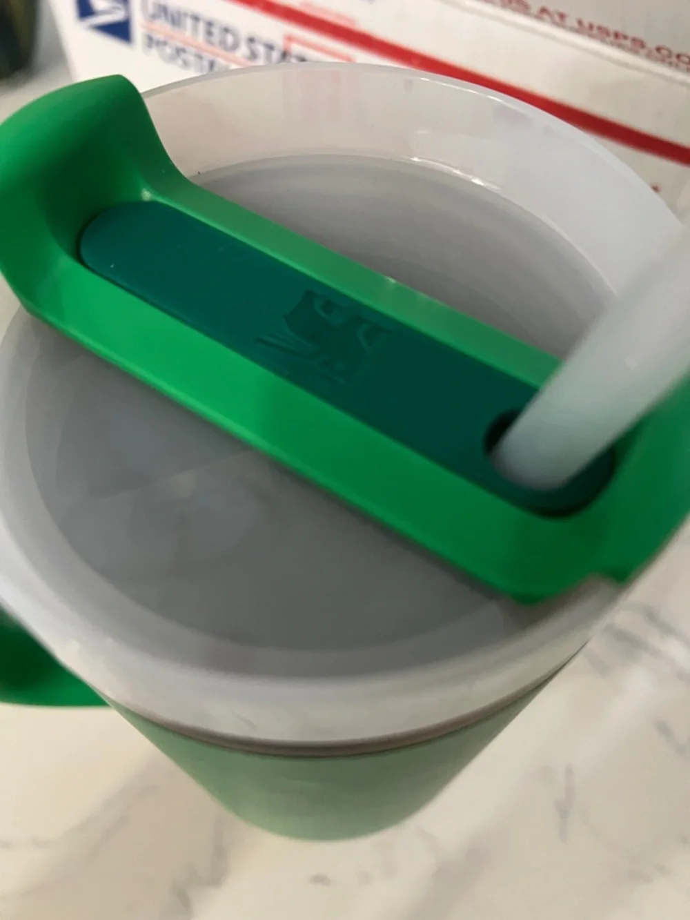 Stanley Green Insulated Travel Mug with Handle - Picture 5 of 6
